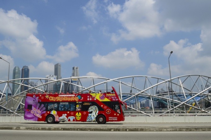 シンガポールの観光スポットを巡る2階建てバス Hop On Hop Off Bus Tripping