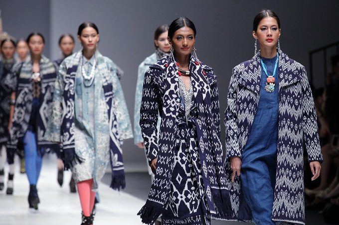 OCTOBER 26: A general view from the runway of “Beginning Ethical Fashion” supported by Indonesia Ministry of Industry featuring Spring Summer 2016 designs by Merdi Sihombing during the Jakarta Fashion Week 2016 in Senayan City, Jakarta.