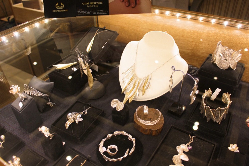 新品希少タイの王室で使われていた伝統工芸品 新品希少タイの王室で使