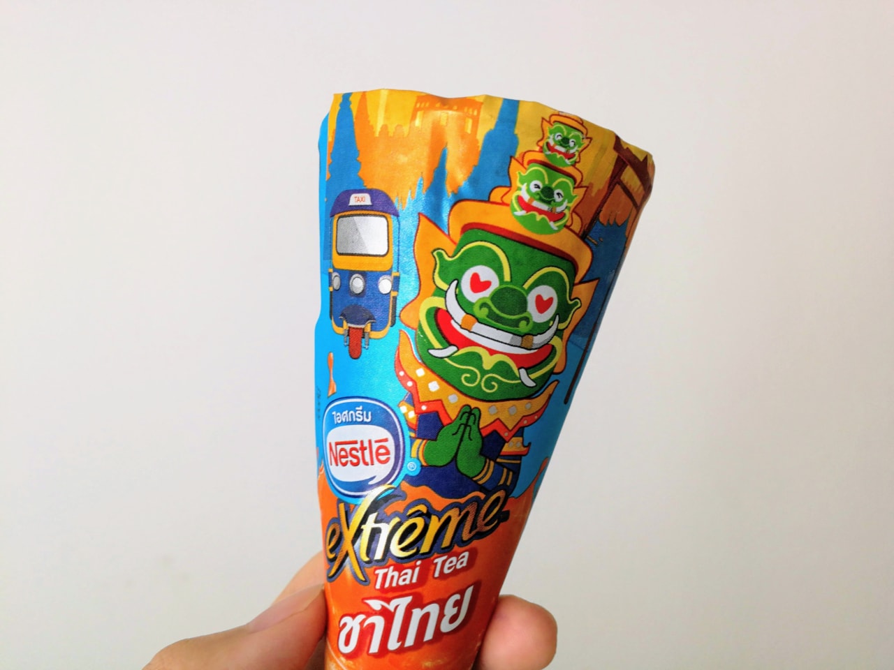 タイアイスメーカー タイのコンビニで買えるタイティーアイスクリーム | TRIPPING!