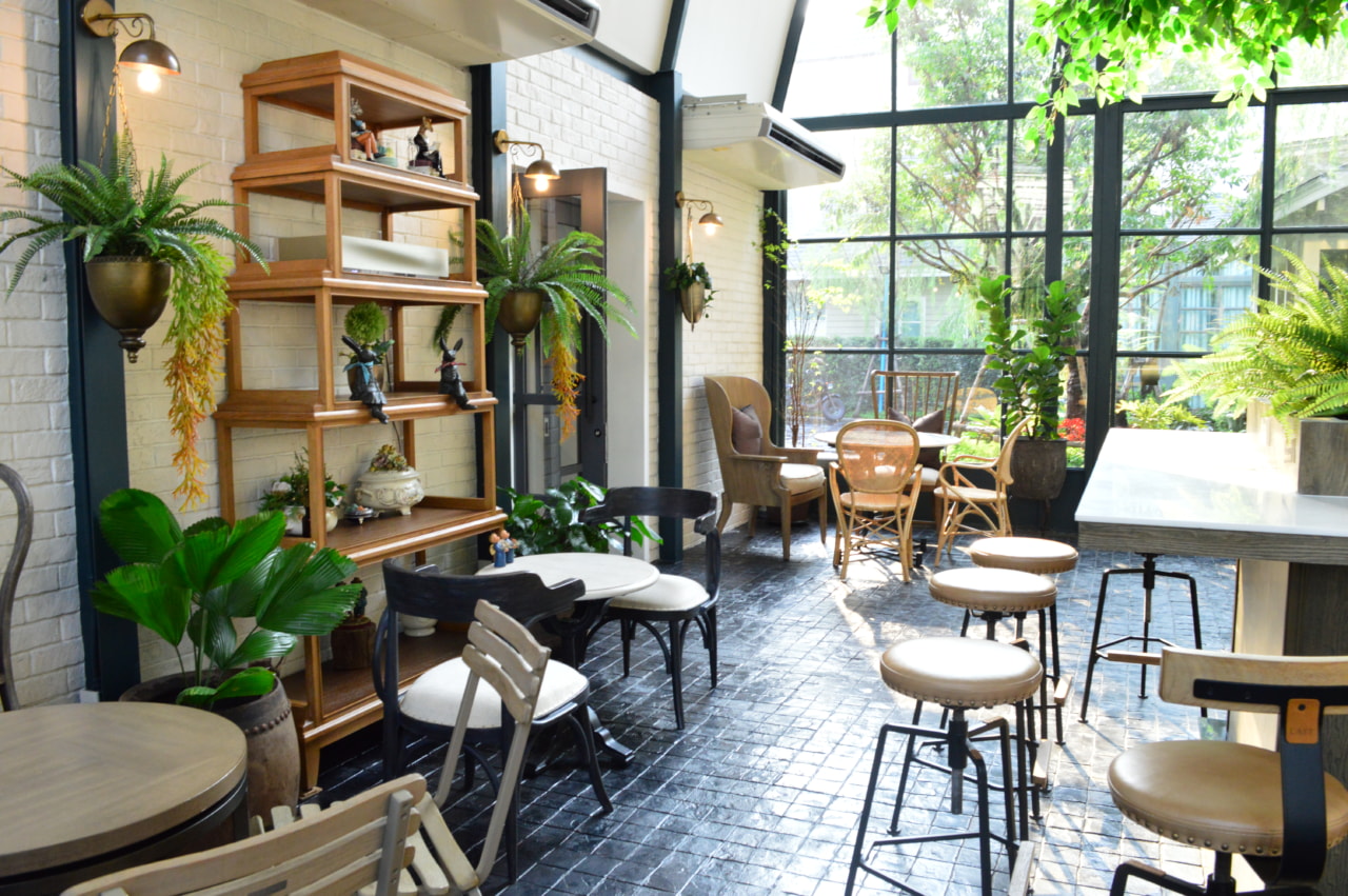 バンコク・オンヌット駅近くのおしゃれカフェ「LAFF CAFE」 | TRIPPING!